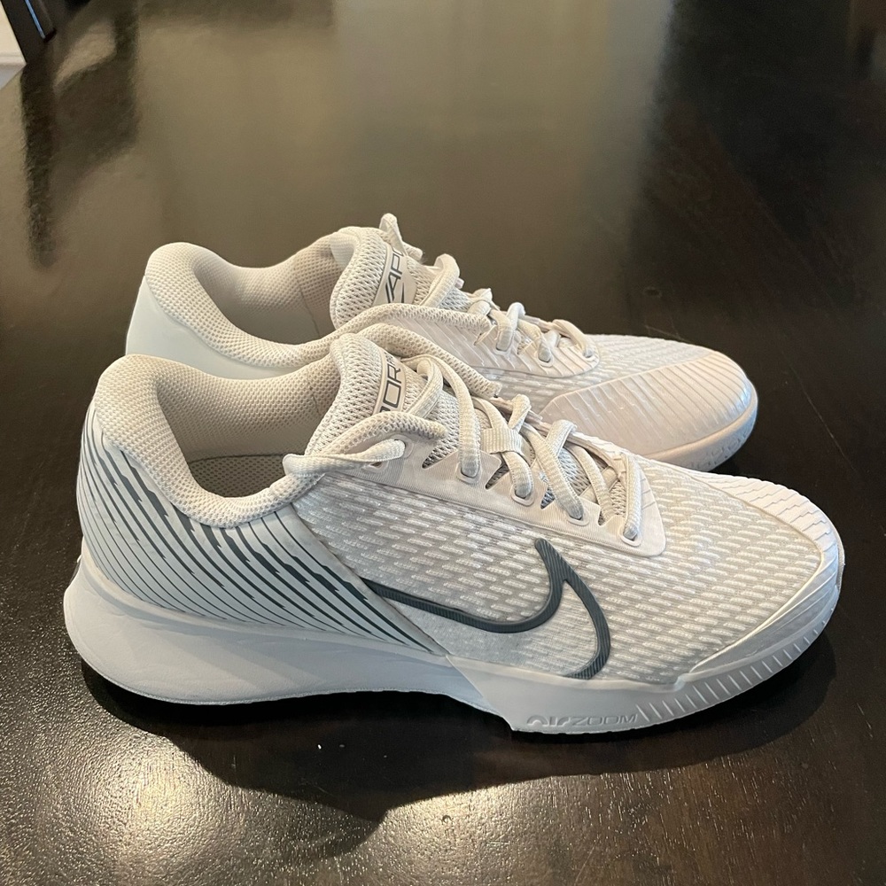 Nike Women's Air Zoom Vapor Pro  7.5